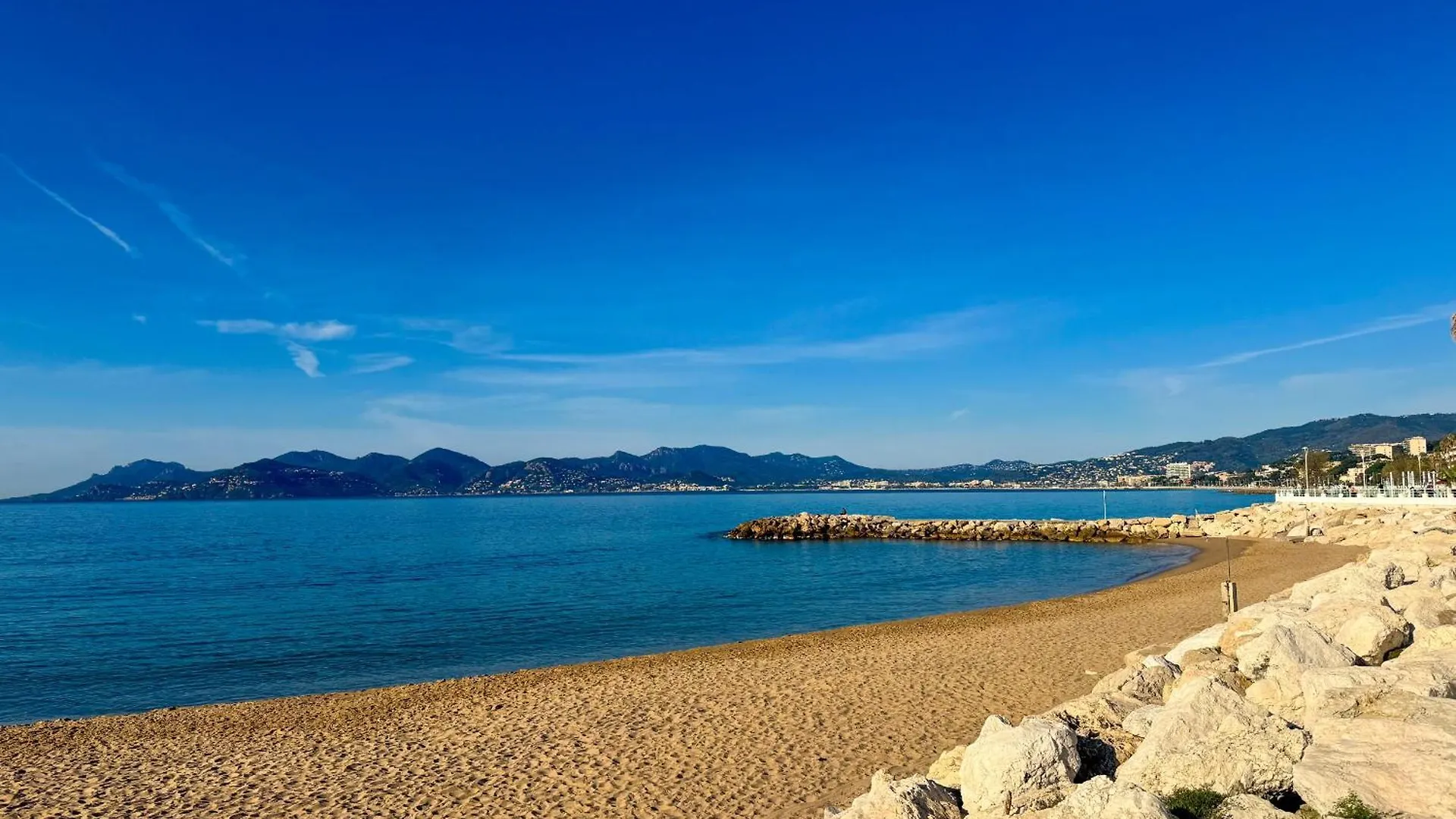 Cornut 5A Apartment Cannes