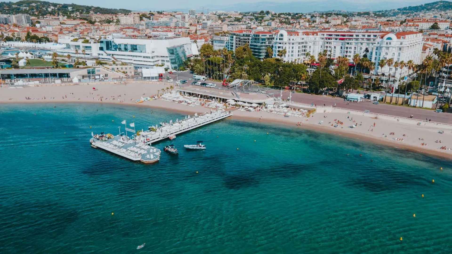 Cornut 5A Apartment Cannes 0*,