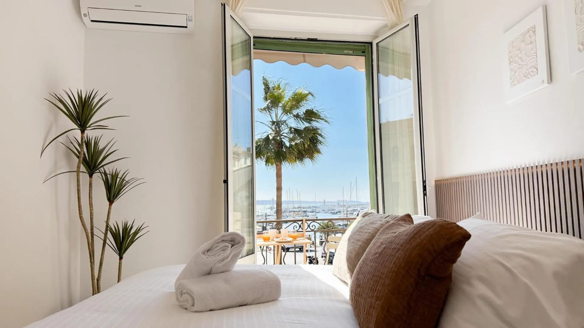 Cornut 5A Apartment Cannes