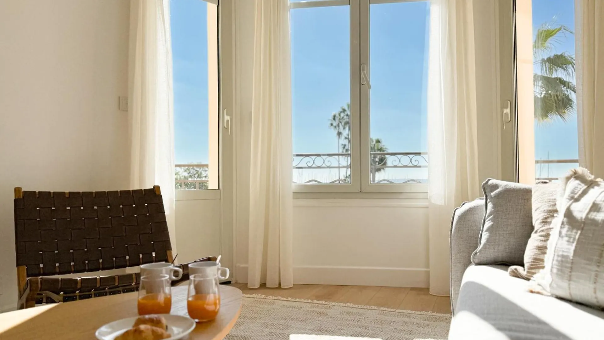 Cornut 5A Apartment Cannes
