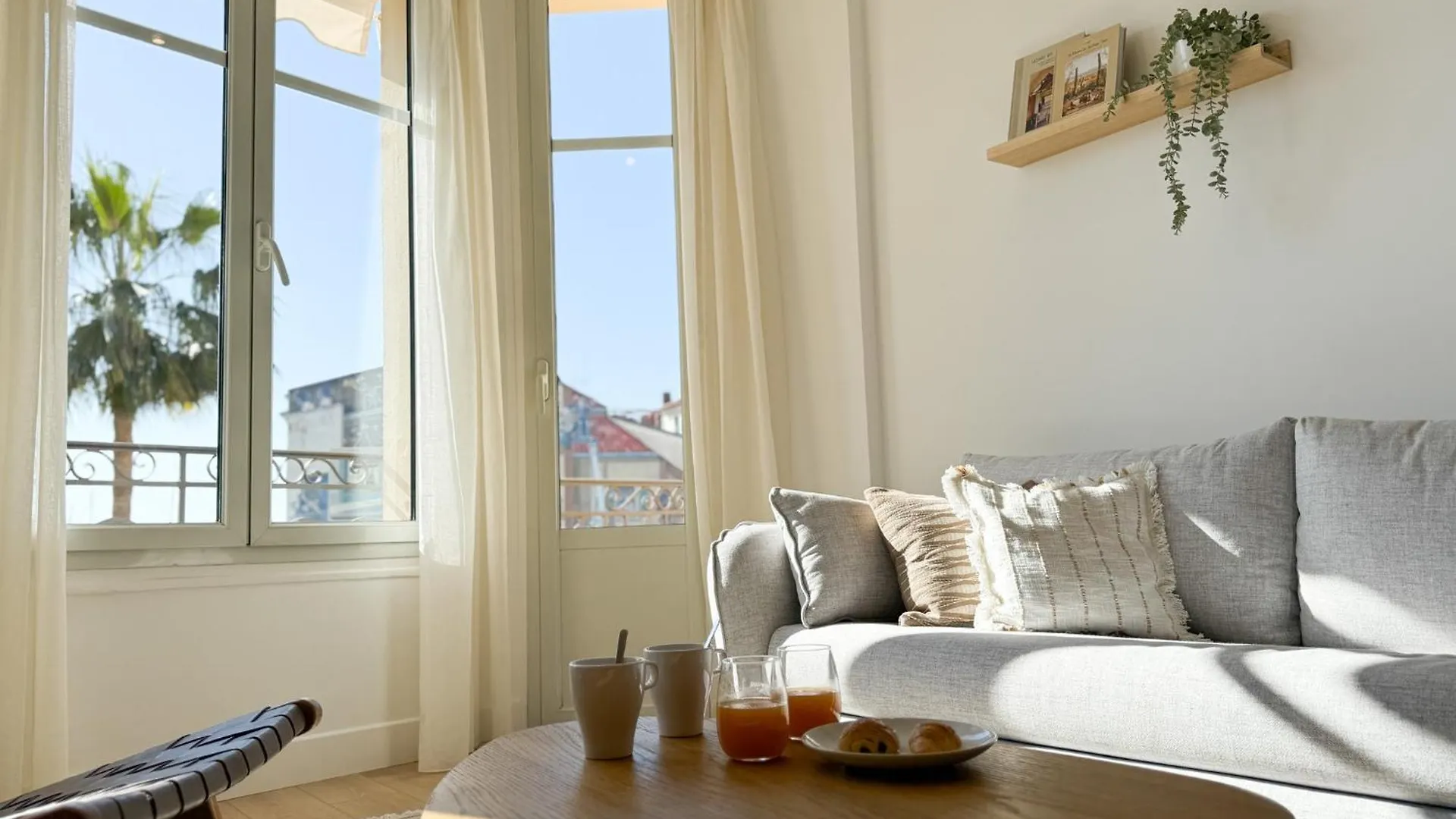 Cornut 5A Apartment Cannes